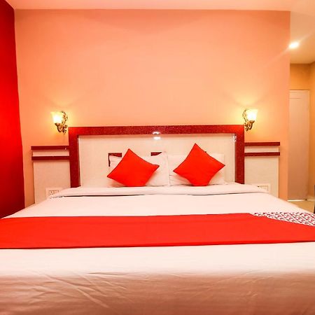 ויסאקפאטנם Oyo 10709 Hotel Sbt מראה חיצוני תמונה