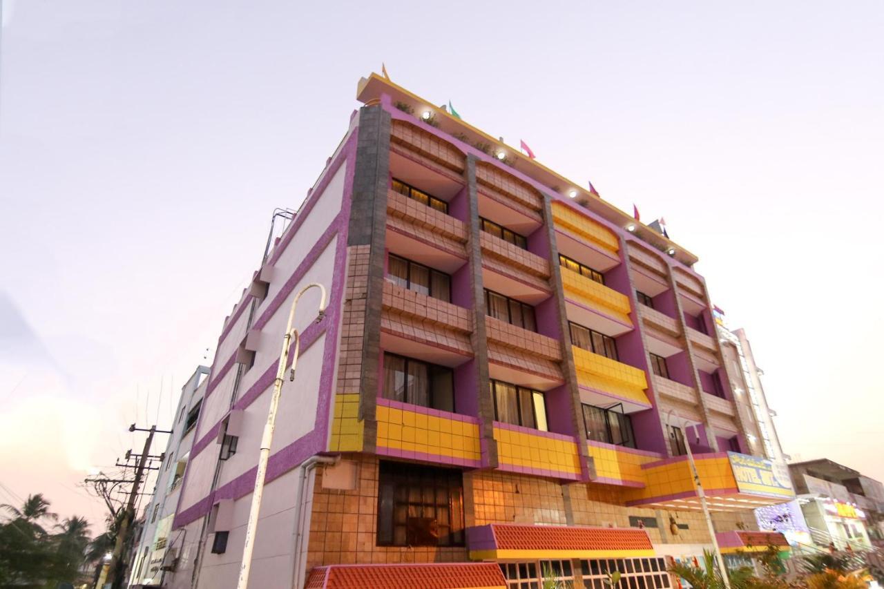 ויסאקפאטנם Oyo 10709 Hotel Sbt מראה חיצוני תמונה